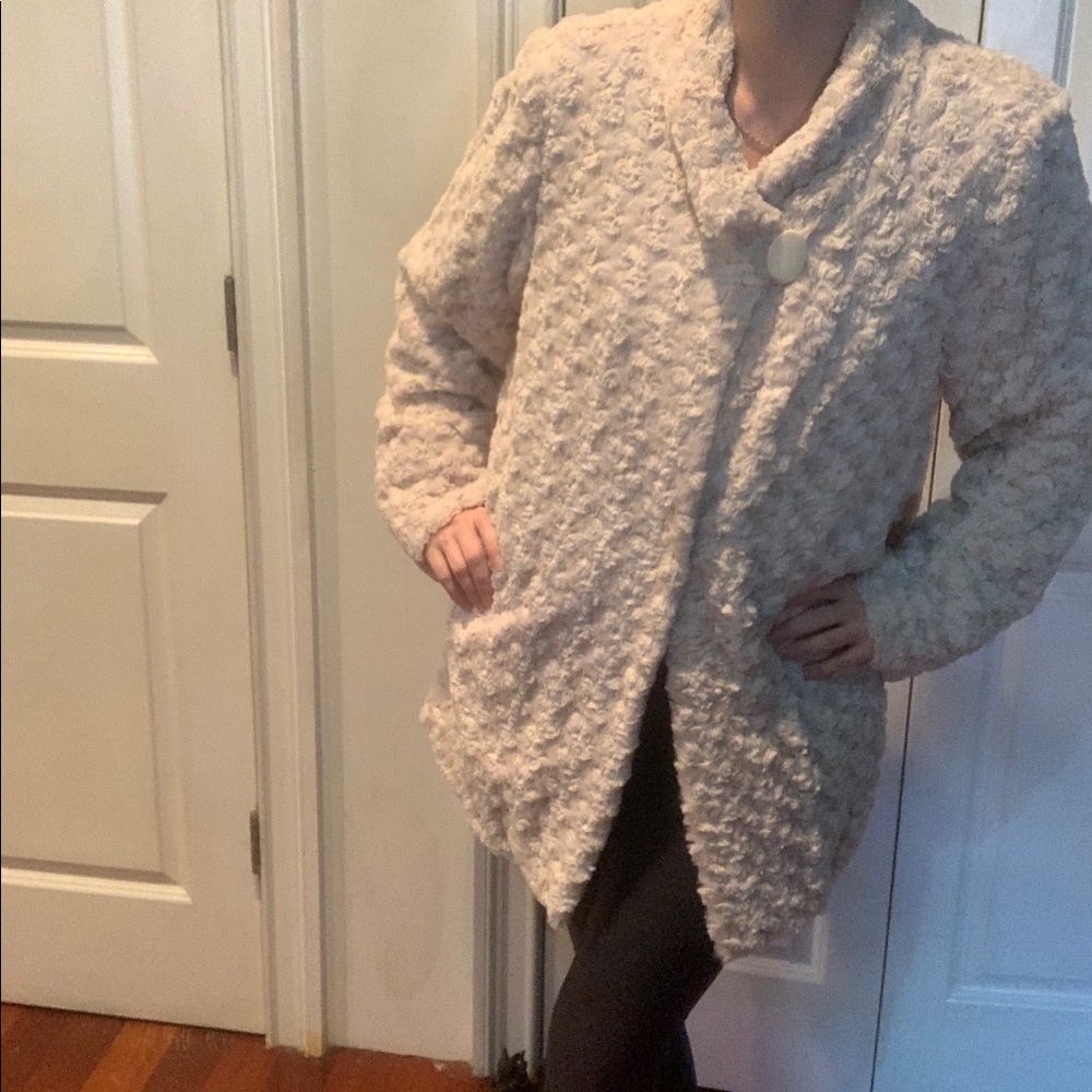 Glamorous Dennis Basso faux Persian lamb coat - Picture 12 of 15